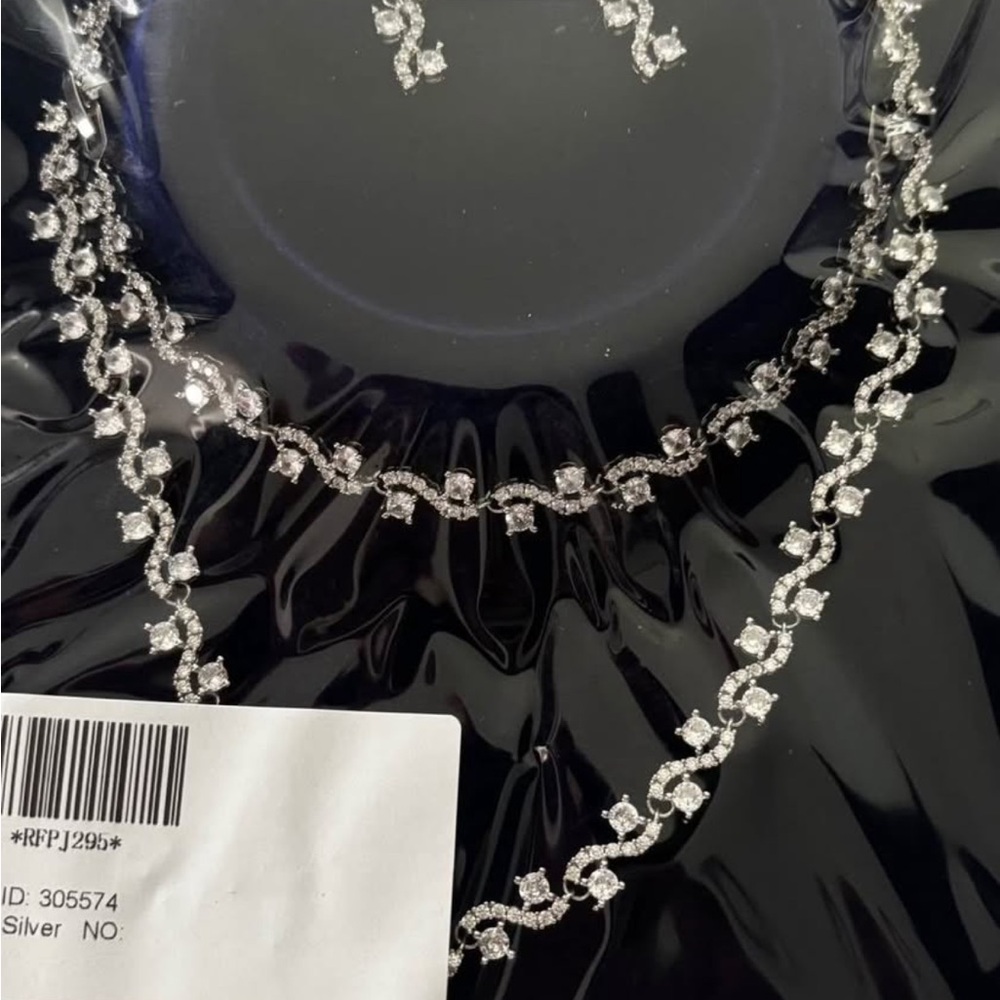 Elegant Silver Necklace and Earring Set